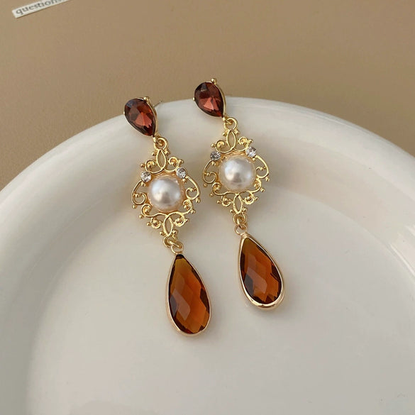 Wholesale Metal Retro Flower Design Diamond Pearl Earrings For Women