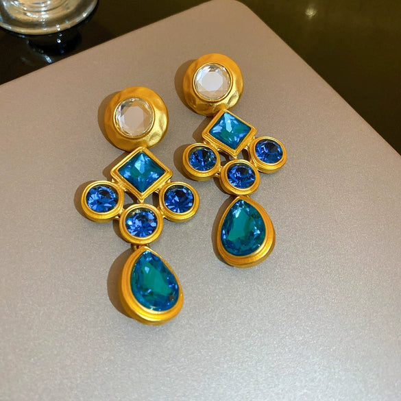 Wholesale Metal Retro Flower Design Diamond Pearl Earrings For Women