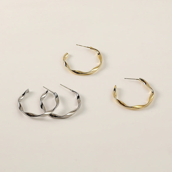 Wholesale Metal Ring Earrings In Minimalist Style With Geometric Design Made Of Alloy And Copper
