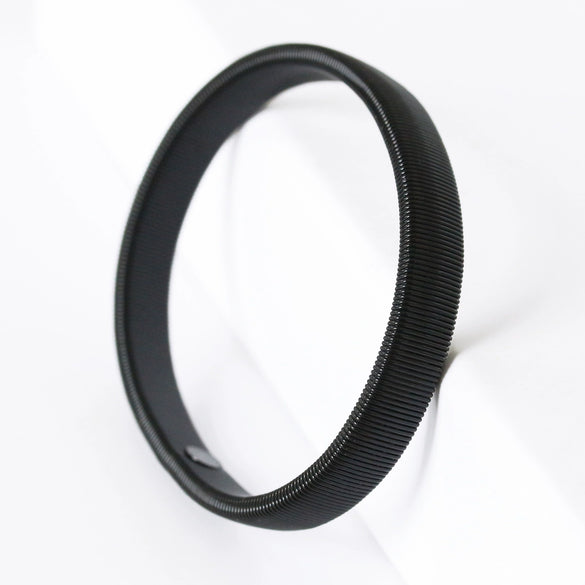 Wholesale Metal Spring Bracelet For Men With Geometric Pattern And Electroplating Treatment