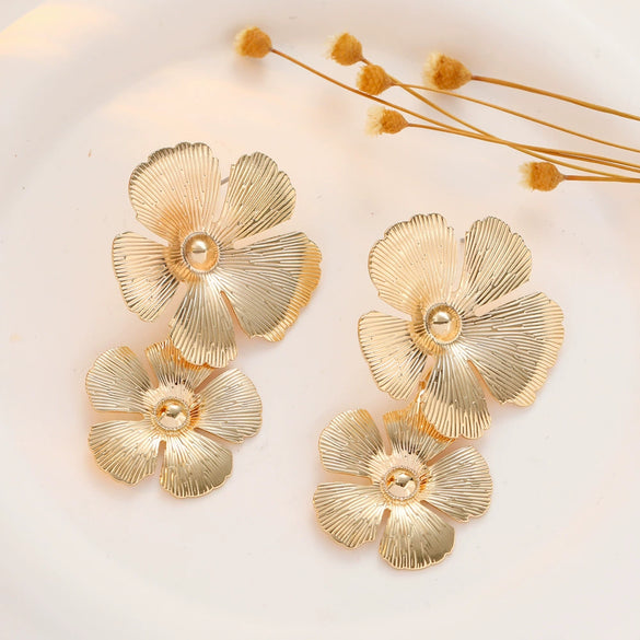 Wholesale Metal Sweet Fresh Brushed Flower Earrings With Electroplating