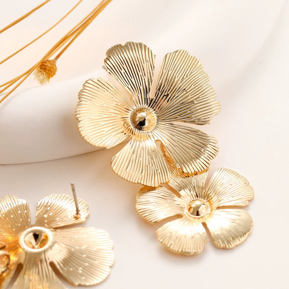 Wholesale Metal Sweet Fresh Brushed Flower Earrings With Electroplating