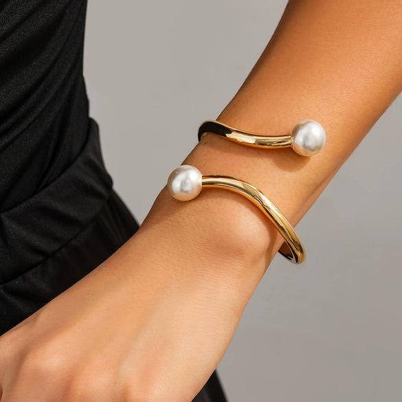 Wholesale Metal Vintage Geometric Electroplated Imitation Pearl Irregular Line Spring Opening Bracelet
