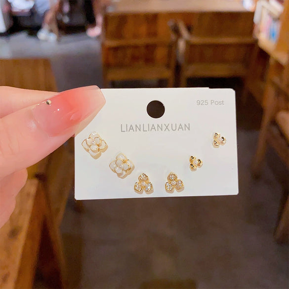 Wholesale Mini Compact Exquisite Women's Earrings Copper Needle Lovely Style With Letters Numbers Text Microinlay