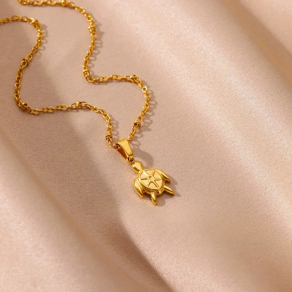 Wholesale Minimalist Animals Zodiac Signs Stainless Steel Turtle Pendant Necklace With O Shaped Chain And Electroplating
