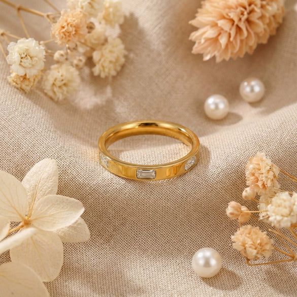 Wholesale Minimalist Electroplated Square Diamondencrusted Plain Band Ring