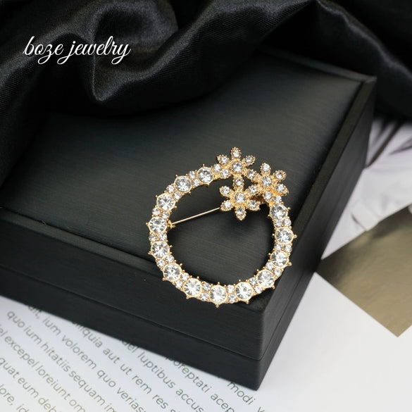 Wholesale Minimalist Flower Pattern Zinc Alloy Electroplated Women's Brooch For Clothes Fixing