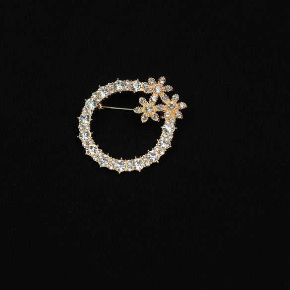 Wholesale Minimalist Flower Pattern Zinc Alloy Electroplated Women's Brooch For Clothes Fixing