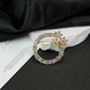 Wholesale Minimalist Flower Pattern Zinc Alloy Electroplated Women's Brooch For Clothes Fixing