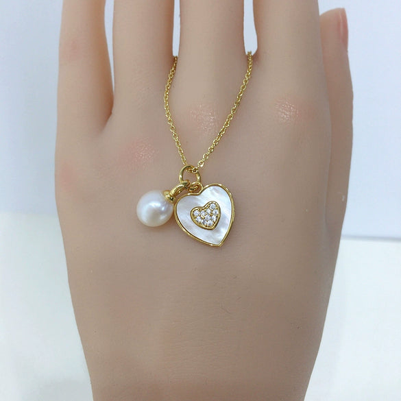 Wholesale Minimalist Freshwater Pearl Pendant Necklace With Copper Accessories Microinlaid Zircon Love Sea Shell Shape