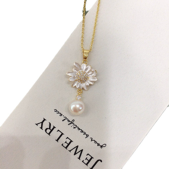 Wholesale Minimalist Freshwater Pearl Pendant Necklace With Copper Flat Round And Bun Round Pearls Sunflower Design