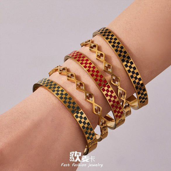 Wholesale Minimalist Geometric Square Grid Oil Drip Buckle Stainless Steel Electroplated Bracelet Set
