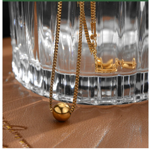Wholesale Minimalist Geometric Titanium Steel Goldplated Women's Box Chain Necklace