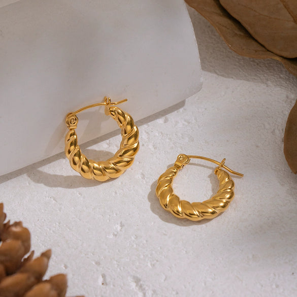Wholesale Minimalist Hemp Texture Ushaped Stainless Steel Stud Earrings For Women With Pvd Furnace Vacuum Real Gold Plating