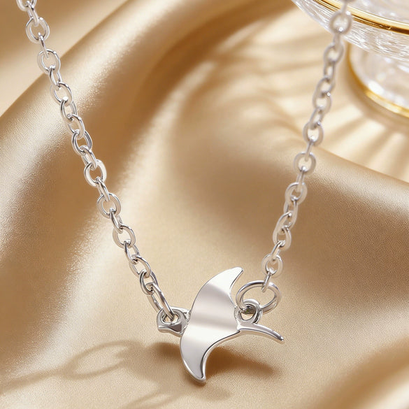 Wholesale Minimalist Oil Drip Animal Zodiac Manta Ray Necklace Made Of Copper For Teens And Unisex