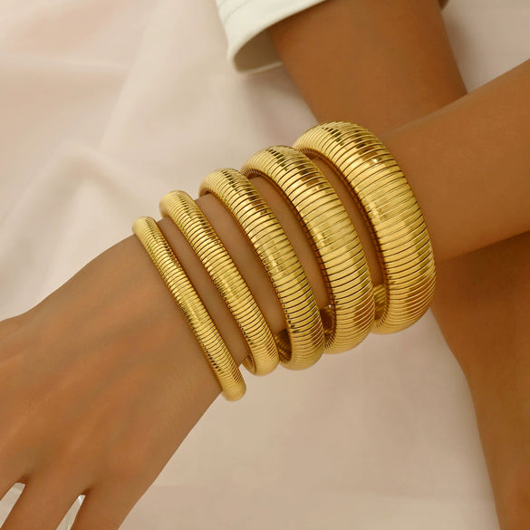 Wholesale Minimalist Snake Bone Stretchable Soft Bracelet Electroplated Titanium Steel With Vertical Stripe Design