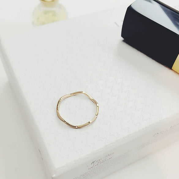 Wholesale Minimalist Wave Ring With Silver And Gold Plating For Unisex
