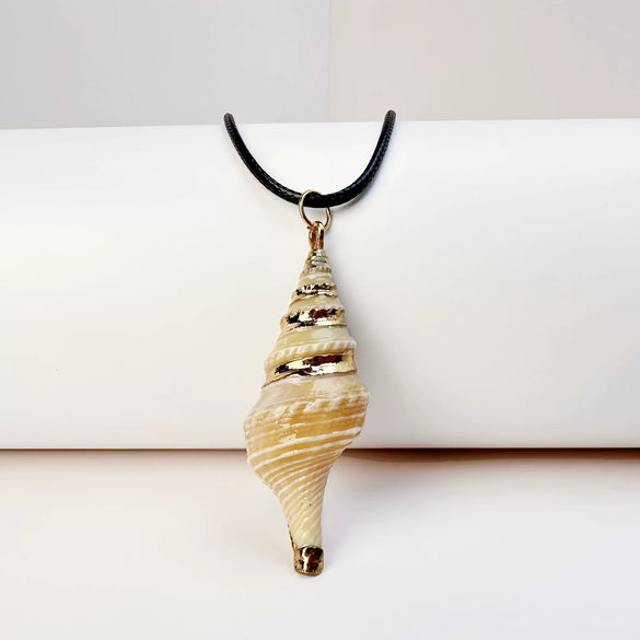 Wholesale Minimalist Waxed Leather Rope Natural Conch Shell Necklaces With Electroplated Gold Edge