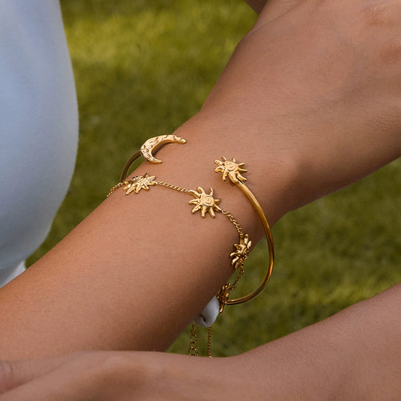Wholesale Modern Minimalist Geometric Electroplated Stainless Steel Moon And Sun Open Bracelet Highend Colorpreserving Jewelry