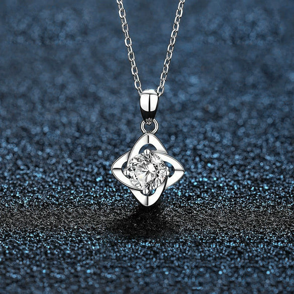 Wholesale Moissanite Four Leaf Clover Sterling Silver 925 Pendant Necklace For Women Electroplated Jewelry