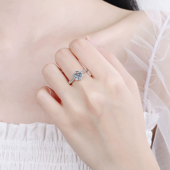Wholesale Moissanite Ring Simulation Diamond Ring S925 Sterling Silver Classic Sixclaw Star Ring Electroplated
