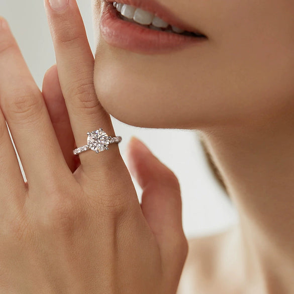 Wholesale Moissanite Six Claw Ring 925 Silver With Geometric Design And Electroplating For Women