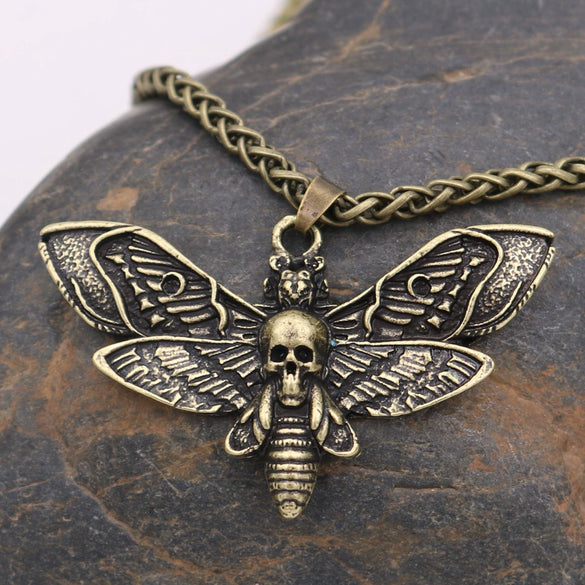 Wholesale Moth Pendant Necklace Metal Alloy With Electroplating Animal Pattern Unisex