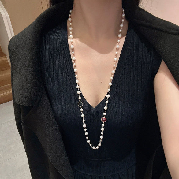 Wholesale Natural Baroque Pearl Long Sweater Chain With Geometric Pattern For Women Retro Beaded Clavicle Chain Jewelry