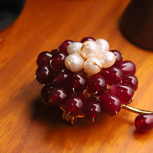 Wholesale Natural Flower Style Freshwater Pearl And Red Agate Handmade Electroplated Brooch Fashion Pin