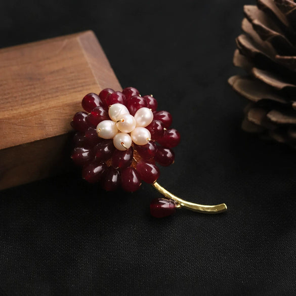 Wholesale Natural Flower Style Freshwater Pearl And Red Agate Handmade Electroplated Brooch Fashion Pin