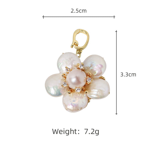 Wholesale Natural Freshwater Baroque Pearl Flower Pendant Necklace For Women Copper Electroplated