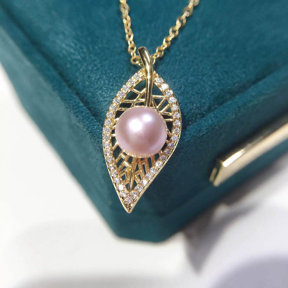 Wholesale Natural Freshwater Pearl Necklace With Copper Plated Gold Leaf Pendant Flat Round And Steamed Bread Round Pearl Boutique Craft