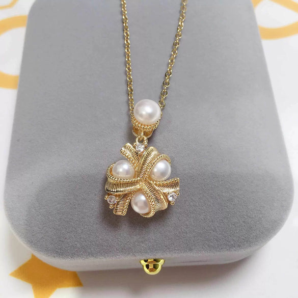 Wholesale Natural Freshwater Pearl Pendant Necklace Palace Retro Style Copper Chain Flat Round And Bun Round Pearls 18K Goldfilled