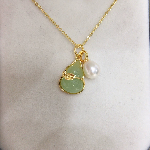 Wholesale Natural Freshwater Pearl Pendant Necklace With Copper Accessories And Gourd Shape