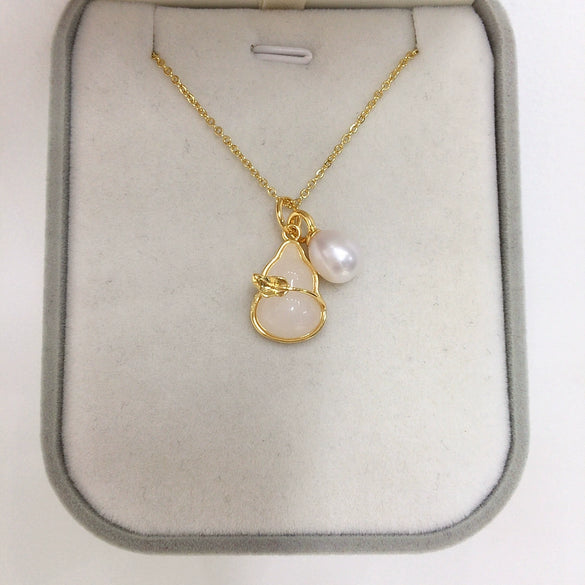 Wholesale Natural Freshwater Pearl Pendant Necklace With Copper Accessories And Gourd Shape
