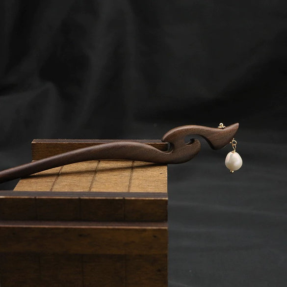 Wholesale Natural Pearl And Ebony Solid Wood Hairpin With Flower Pattern In Antique Style