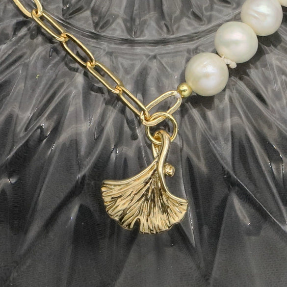 Wholesale Natural Pearl Ginkgo Leaf Asymmetric Retro Geometric Design Sense Nonfading Bracelet With Electroplating