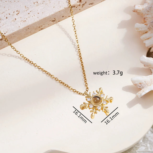 Wholesale Necklace Copper Mixed Gem Inlay Rhombus Snowflake Pendant Ochain Electroplating For Women Light Luxury Style