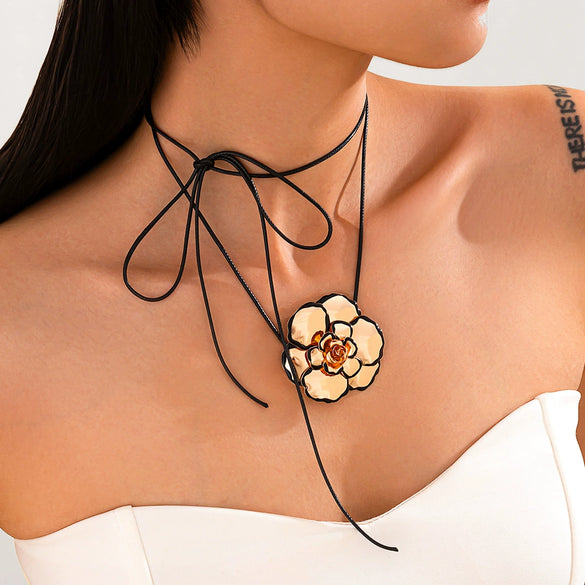 Wholesale Necklace Iron Dripping Oil Flower Retro Electroplating For Women