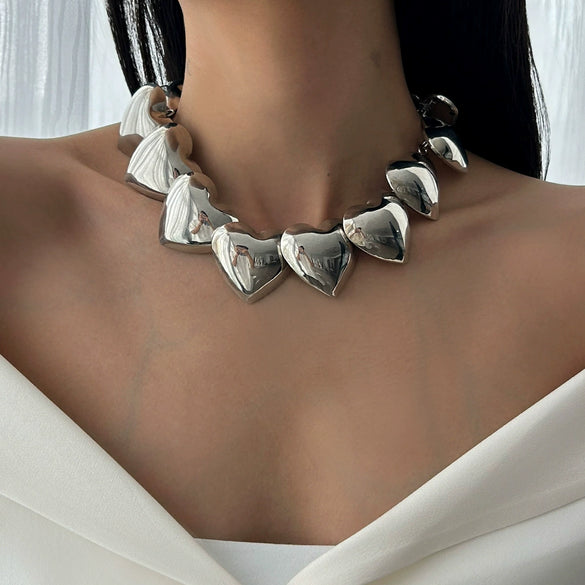 Wholesale Necklace Iron Heart Shaped Metallic Smooth Electroplated Love Clavicle Necklace For Women