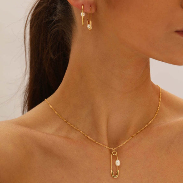 Wholesale Necklace Natural Freshwater Pearl Copper Goldplated Oshaped Chain Geometric Vintage Style