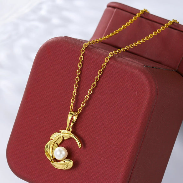 Wholesale Necklace Pendant Alloy Light Luxury Geometric 24K Gold Electroplated Imitation Pearl Design