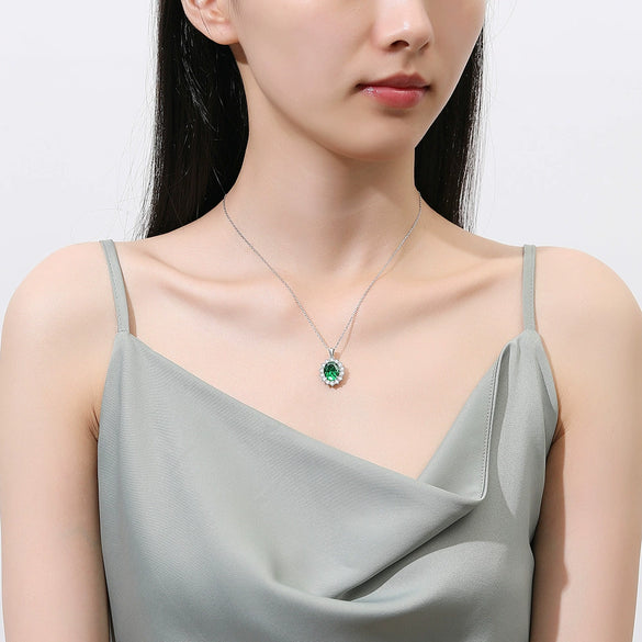 Wholesale Necklace S925 Sterling Silver Geometric Light Luxury Style Flower Cut Emerald Pendant