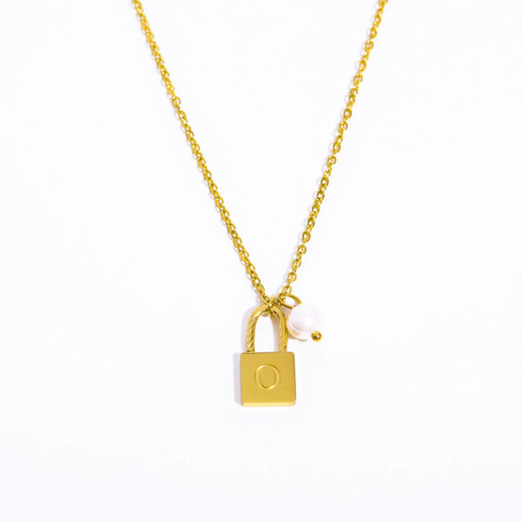 Wholesale Necklace Stainless Steel And Titanium Steel With 26 Letters Pearl Lock Pendant And 12 Constellations Handmade Ochain Plated With 18K Gold For Women