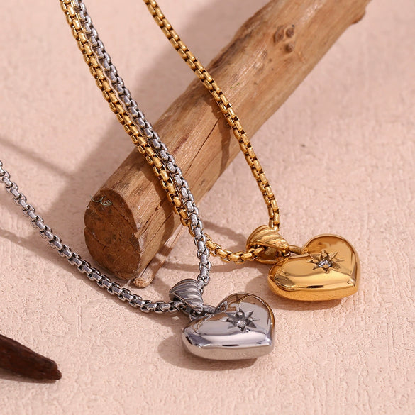 Wholesale Necklace Stainless Steel Electroplated Gold Horn Pattern Heartshaped For Women