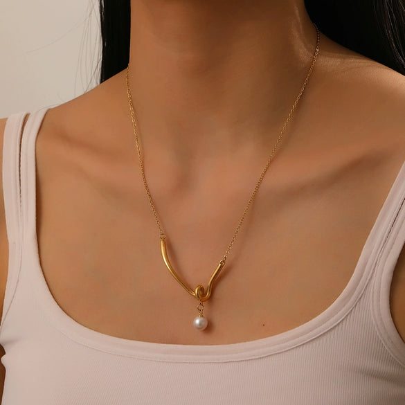 Wholesale Necklace Stainless Steel Gold Plated Geometric Knot Twist V Pendant Pearl Fashion Chain