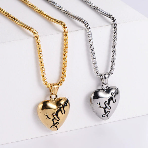 Wholesale Necklace Stainless Steel Retro Heartshaped Threedimensional Casting Electroplating Punk Hiphop Pendant