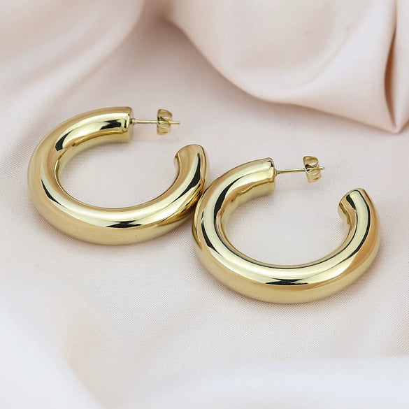 Wholesale New Fashion Simple Hollow Wire U Shape Geometric Electroplated Titanium Steel Earrings For Women