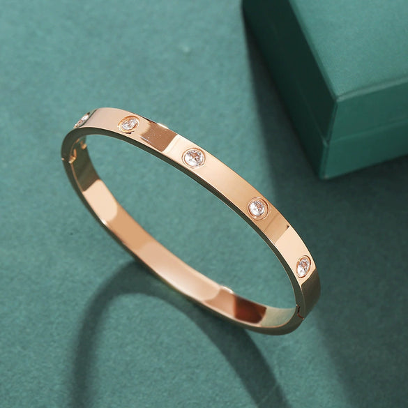 Wholesale Niche Design Diamond Buckle Bracelet In 18K Rose Gold Plated Titanium Steel