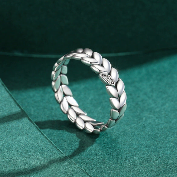 Wholesale Niche Design S925 Silver Lucky Leaf Pattern Women's Jewelry Set Ring Earrings With Seiko Craftsmanship